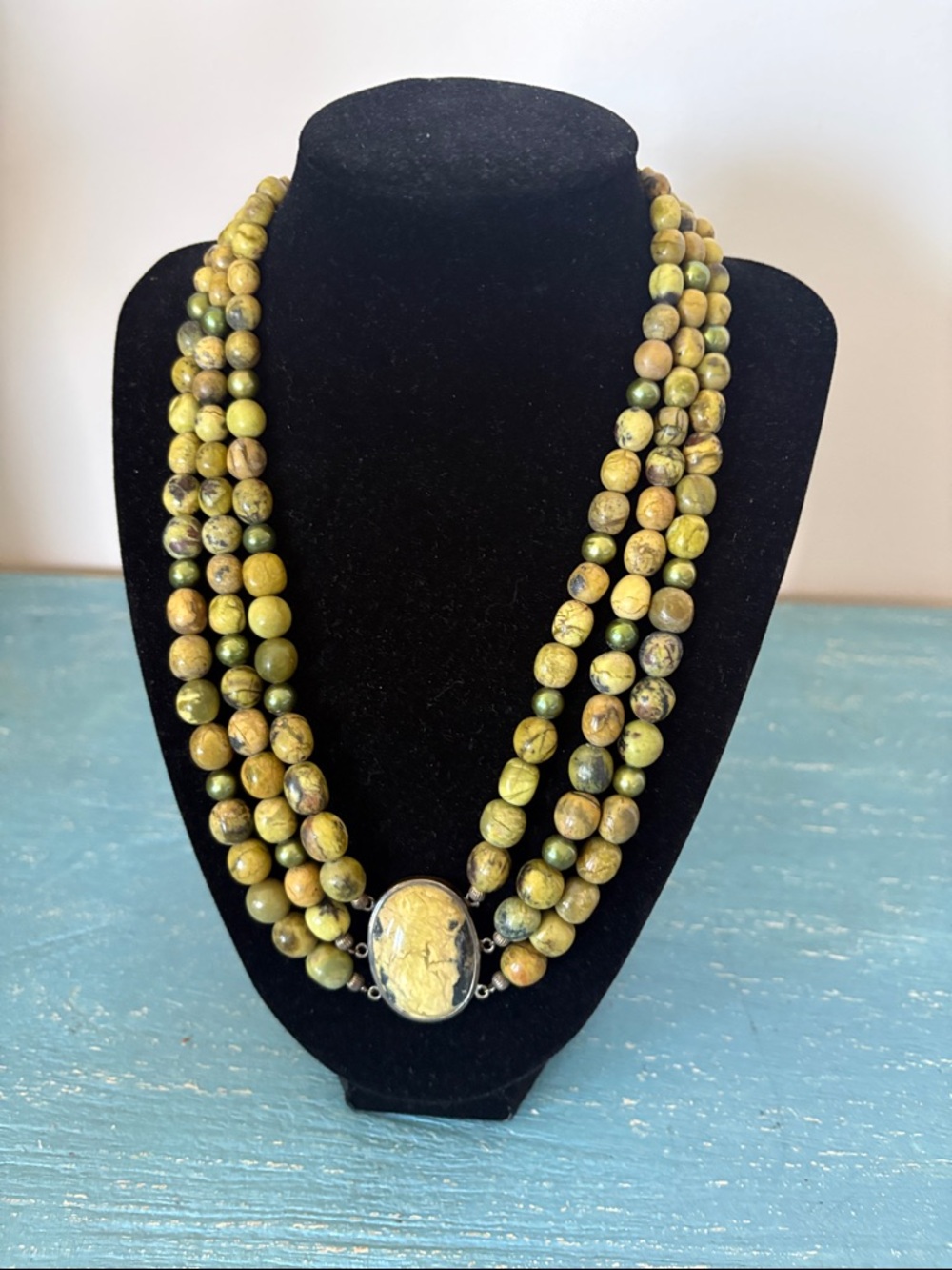 Vintage American Southwest genuine, green, turquoise and freshwater pearl